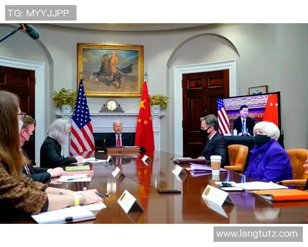 罗森博格与索特拉的激烈对决揭示足球战术的深层次博弈