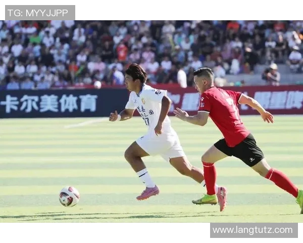 十月十三日精彩足球比赛直播全程回顾与精彩瞬间分享