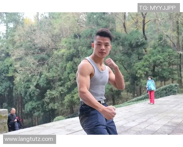 韩硕：从篮球场上的拼搏到人生舞台的蜕变与成长之路