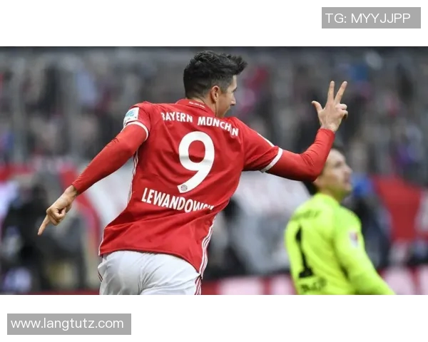 莱万重返德甲赛场引发拜仁球迷愤怒狂嘘称其忘恩负义